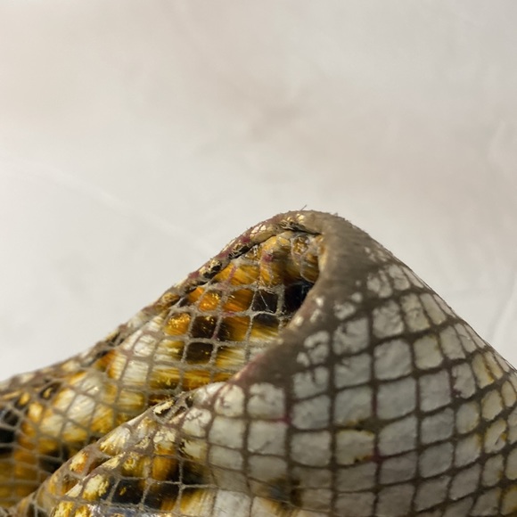 Hobo Lauren gold cream wallet - Picture 7 of 11